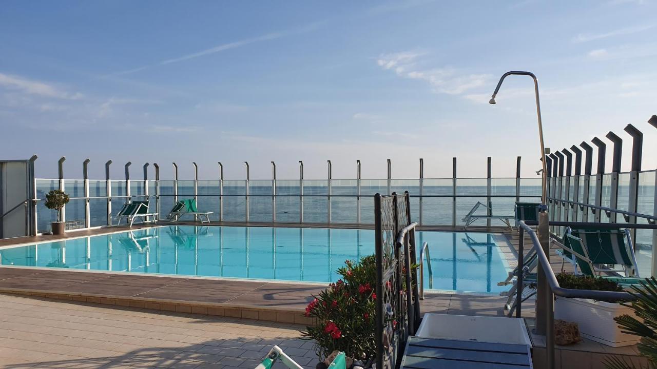 Hotel Napoleon Gabicce Mare Eksteriør bilde