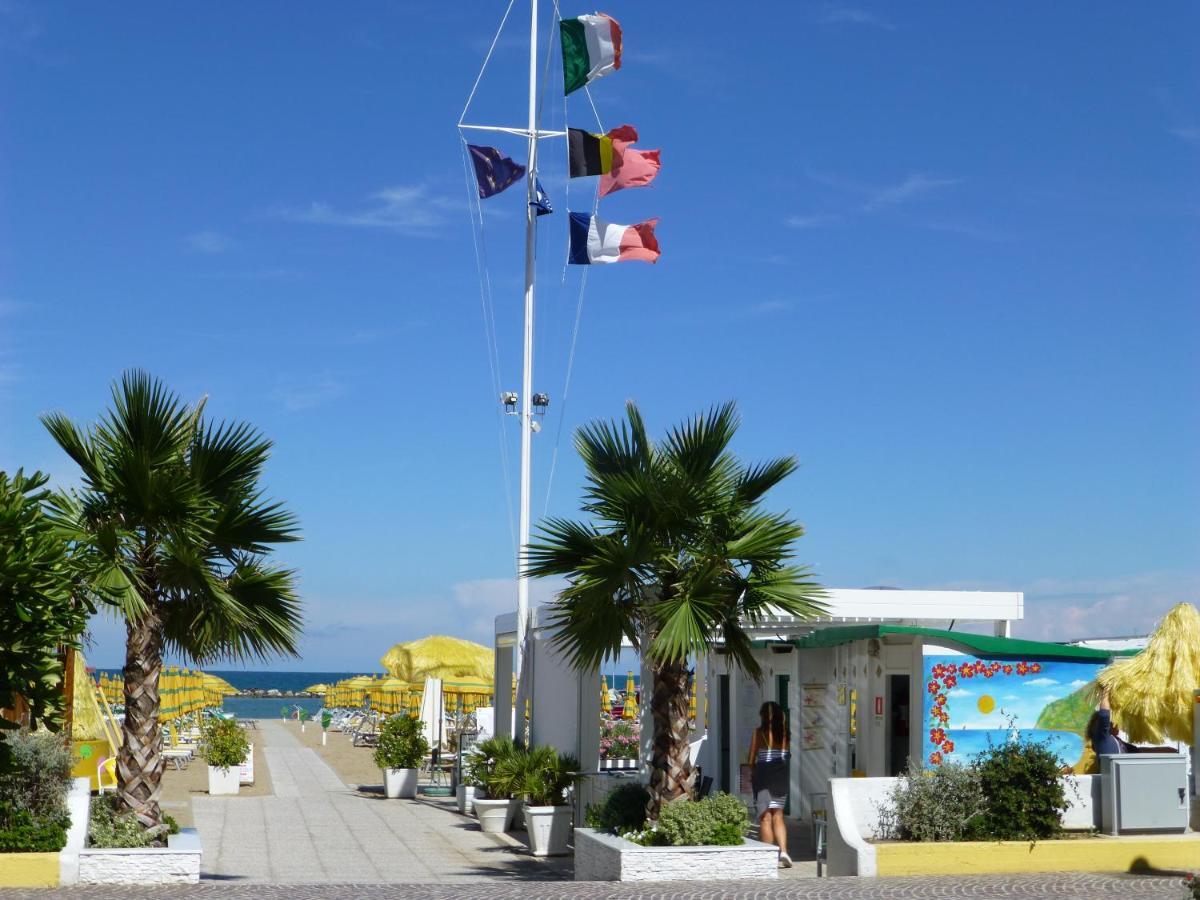 Hotel Napoleon Gabicce Mare Eksteriør bilde